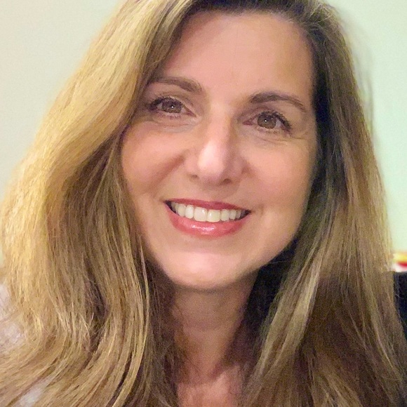 Meet your Posher, Lori - Picture 1 of 1